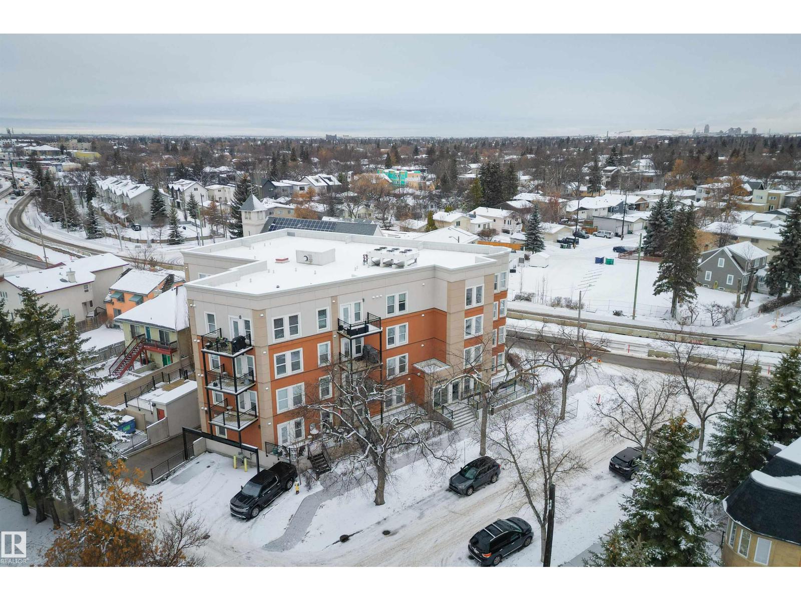 #405 10126 144 ST NW