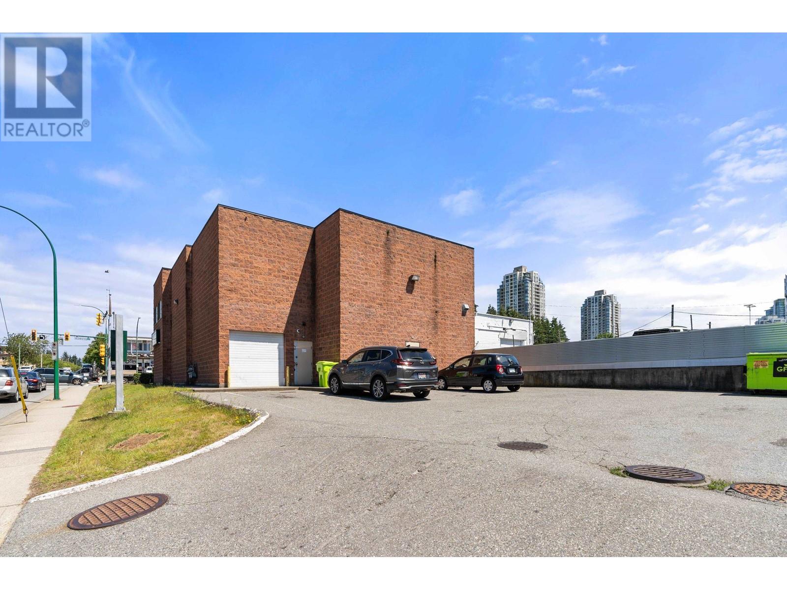 6908 KINGSWAY