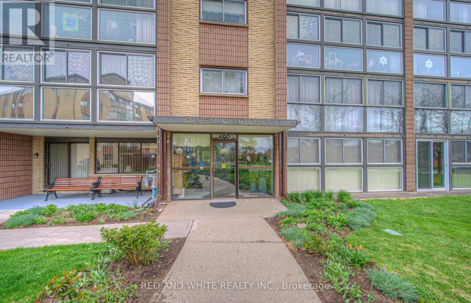 406 - 400 CHAMPLAIN BOULEVARD
