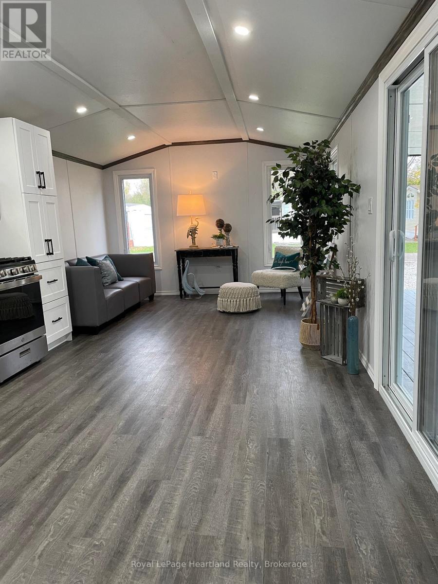 4 STARBOARD - 77719 BLUEWATER HIGHWAY