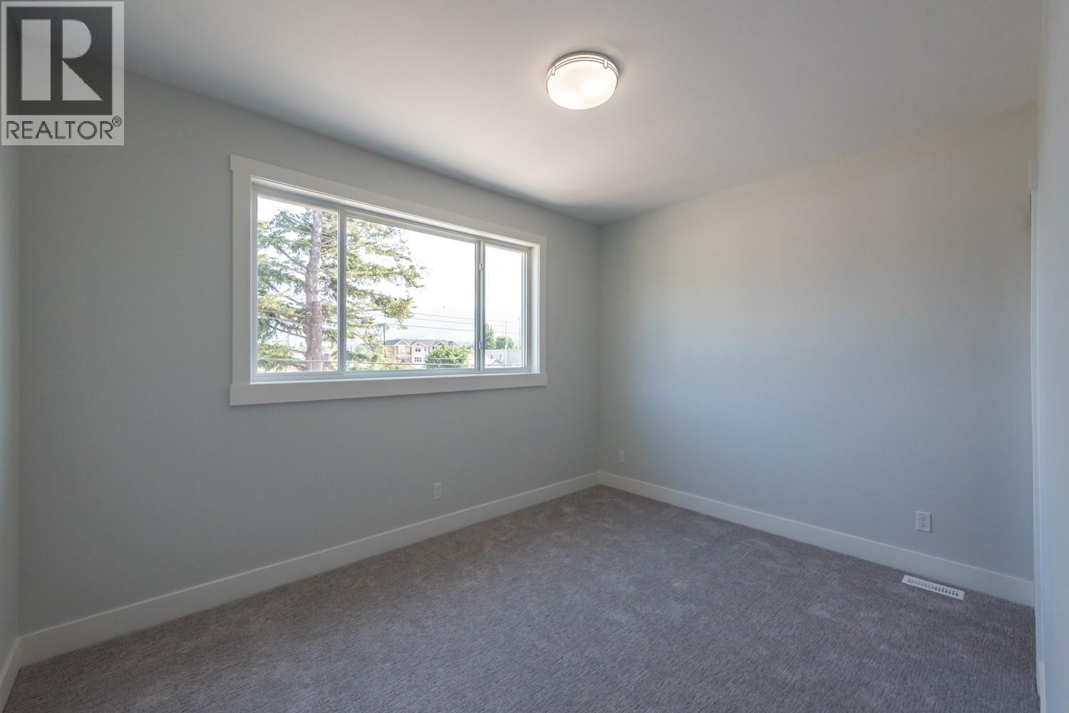 742 kamloops Avenue Unit# 101