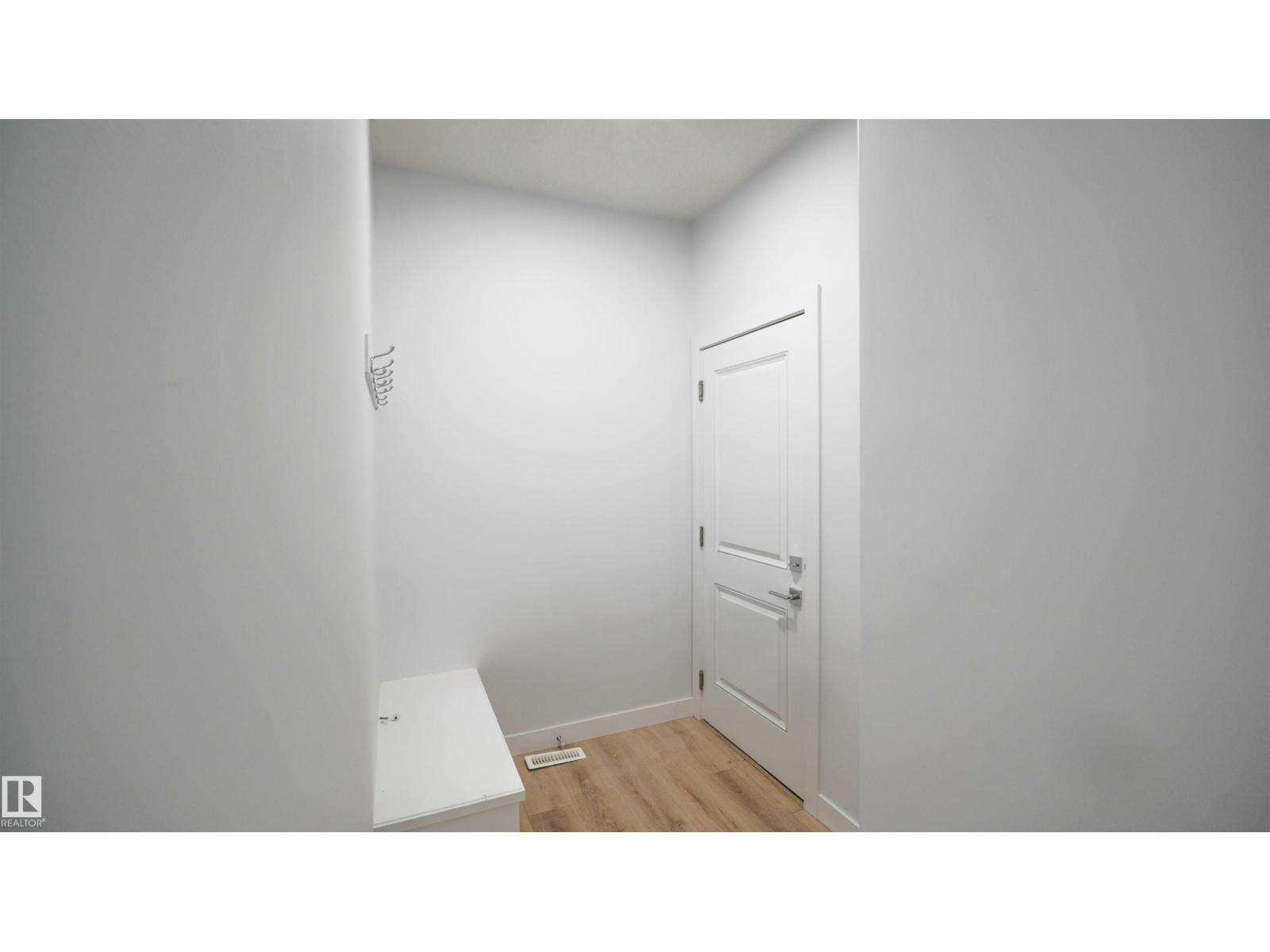3708 40 Ave