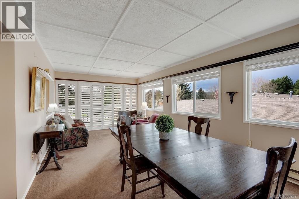 1080 Holly Park Rd