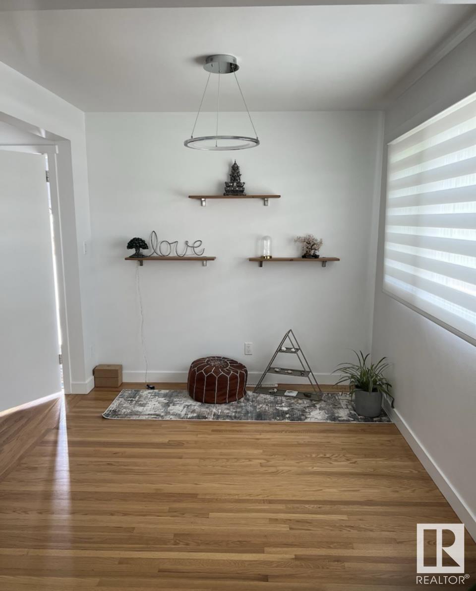 8528 64 AV NW