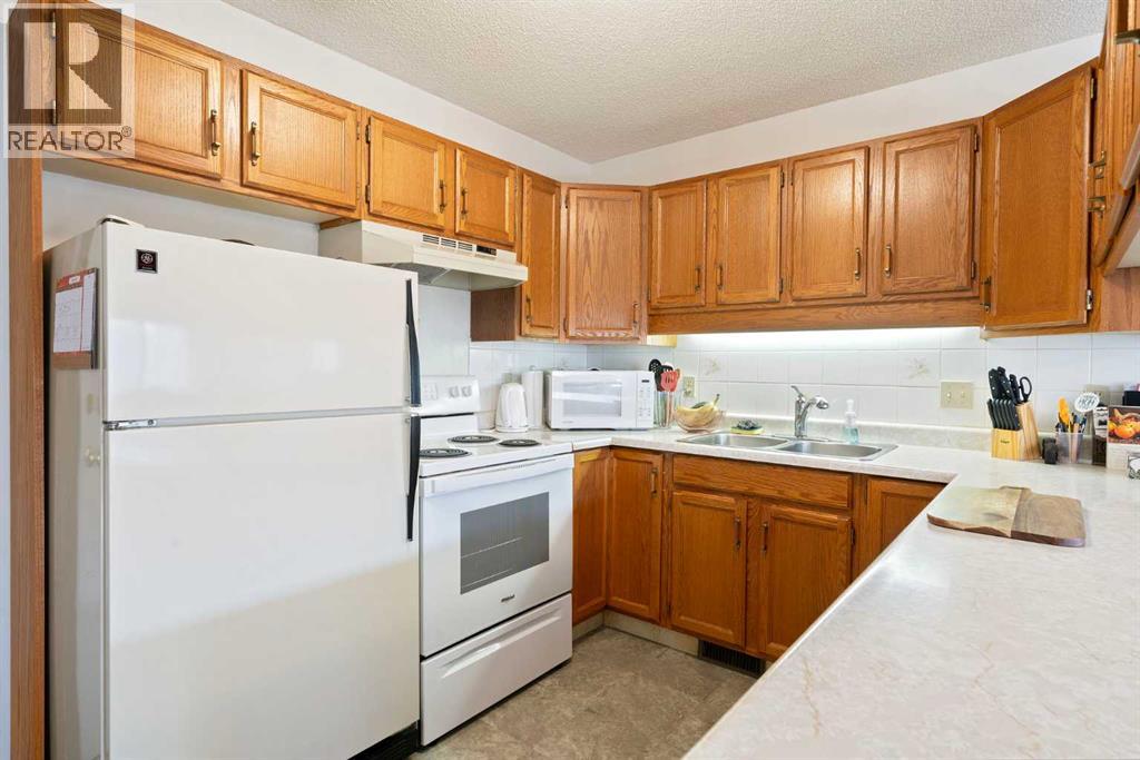 40 Sandarac Circle NW