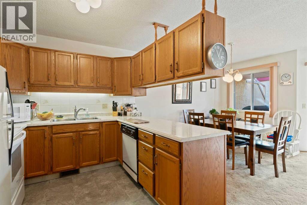 40 Sandarac Circle NW