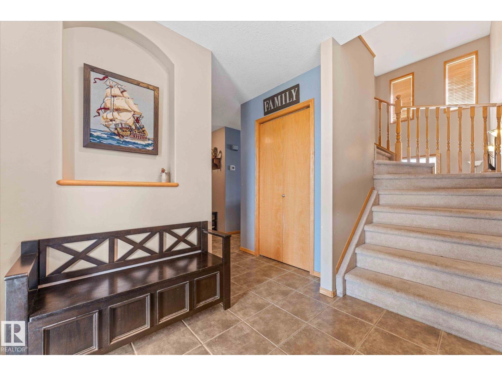 121 CASTLE DR NW