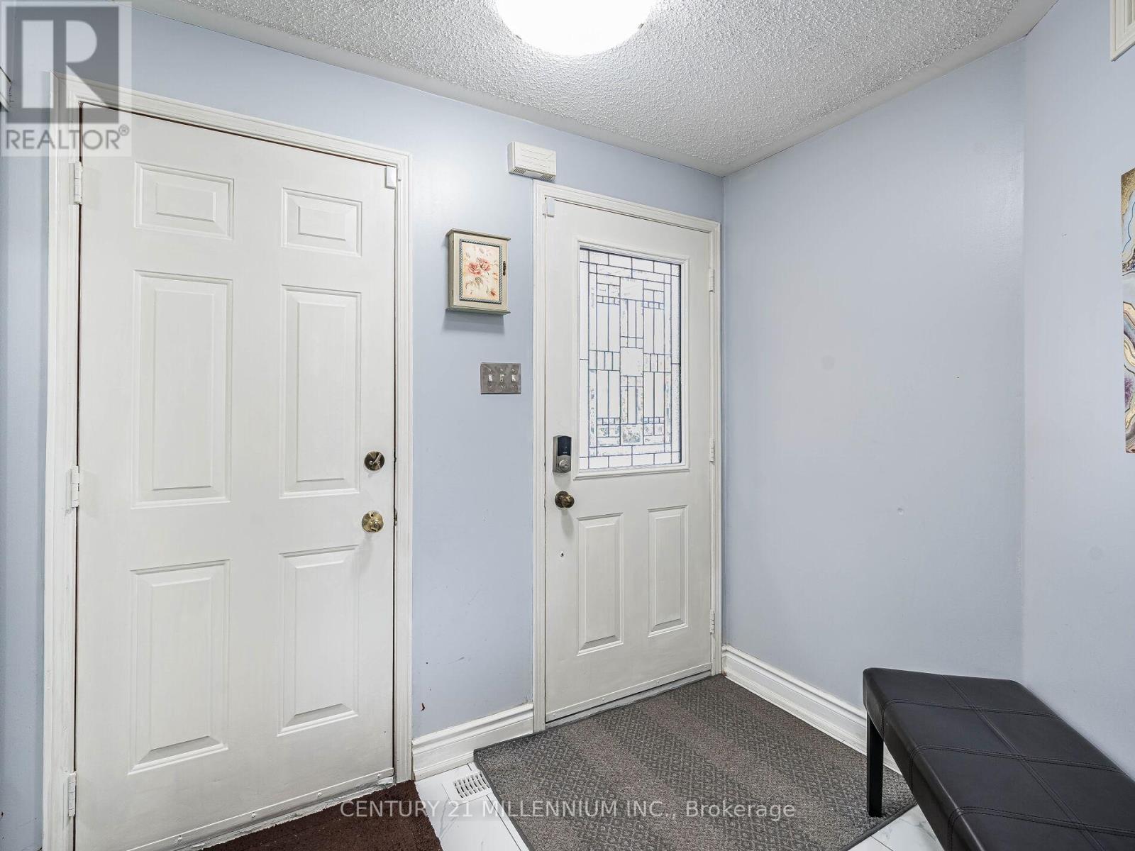 425 ELMWOOD COURT