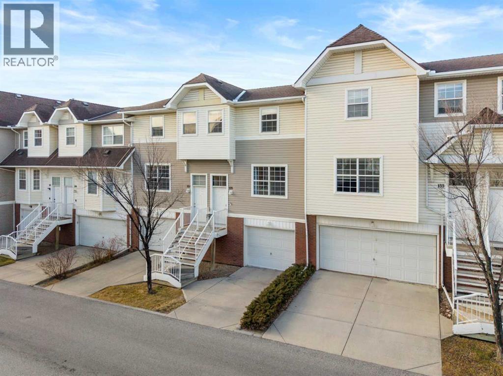 135 Tuscany Springs Gardens NW