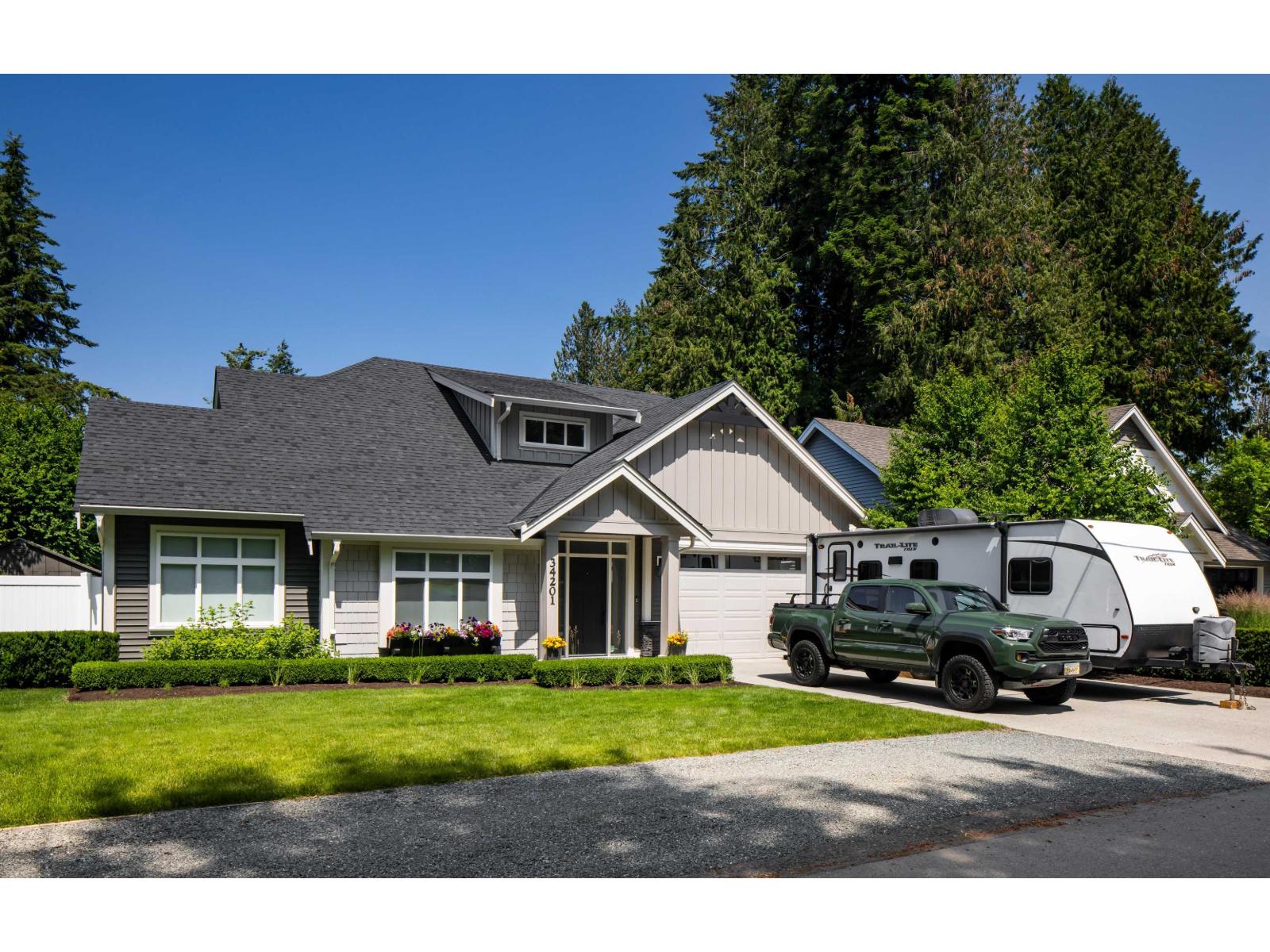34201 WOODBINE CRESCENT