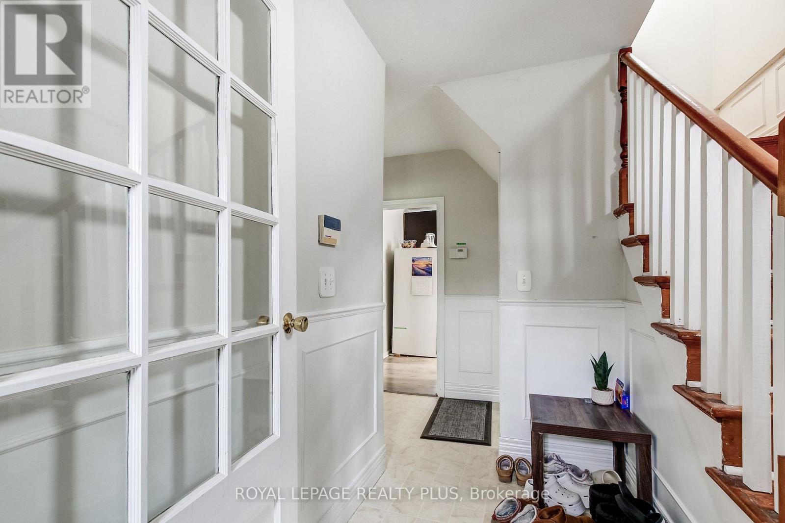 105 HILLVIEW STREET