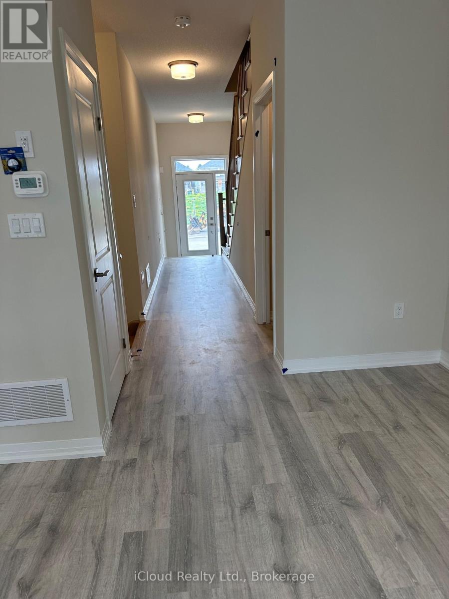D - 660 COLBORNE STREET W