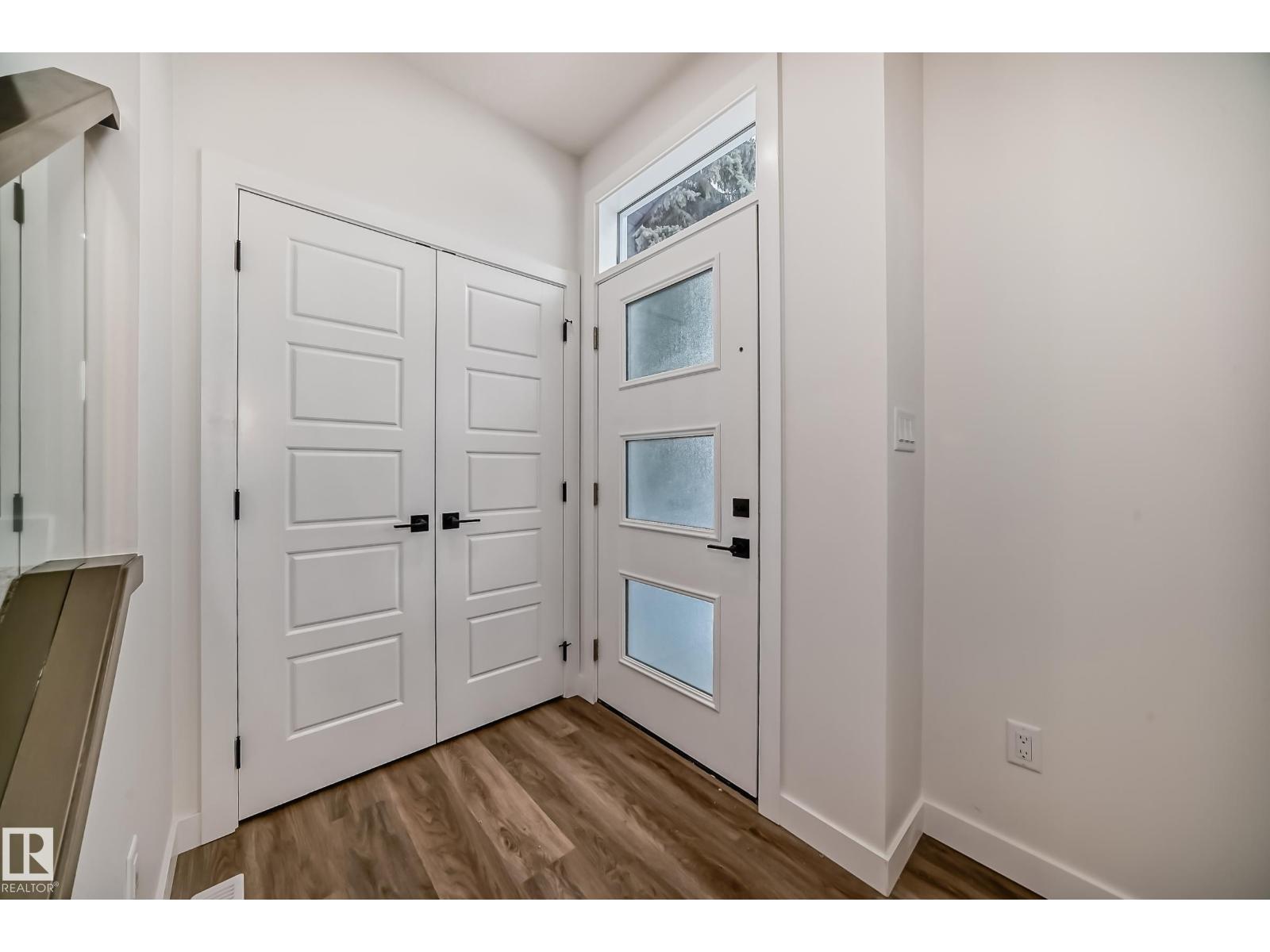 2 12122 43 ST NW