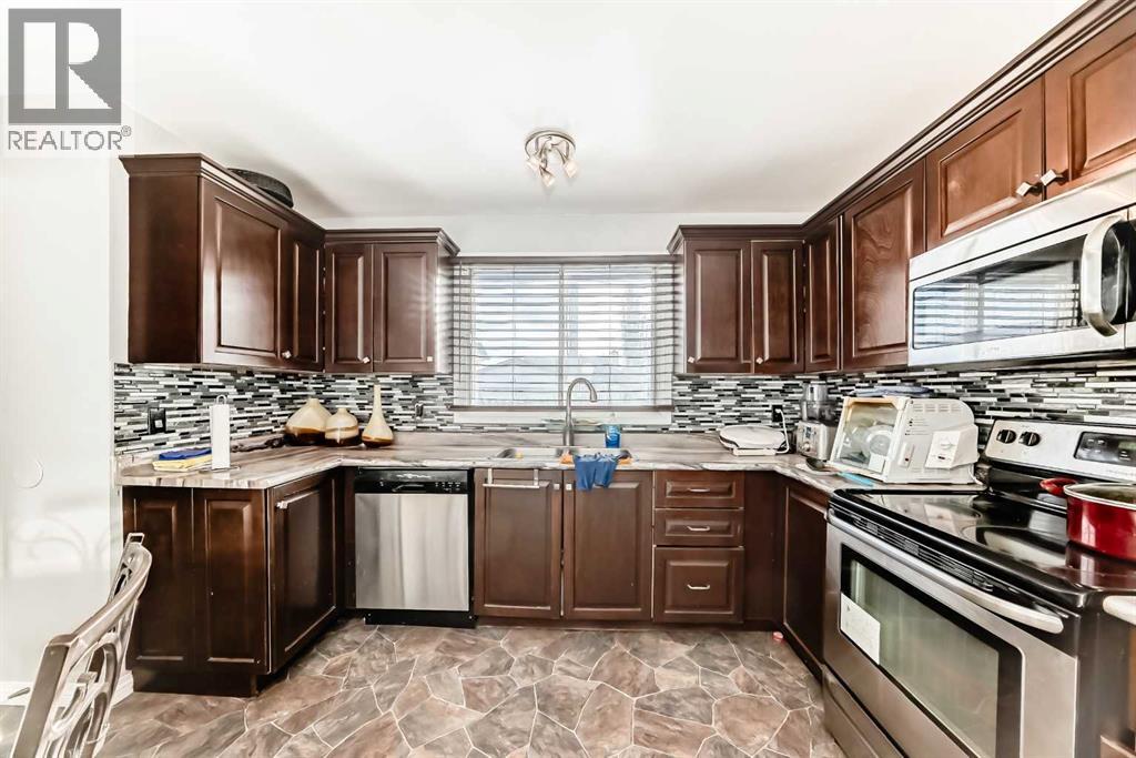 6944 Temple Drive NE