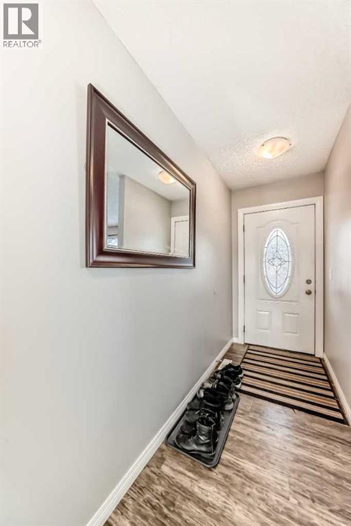 6944 Temple Drive NE