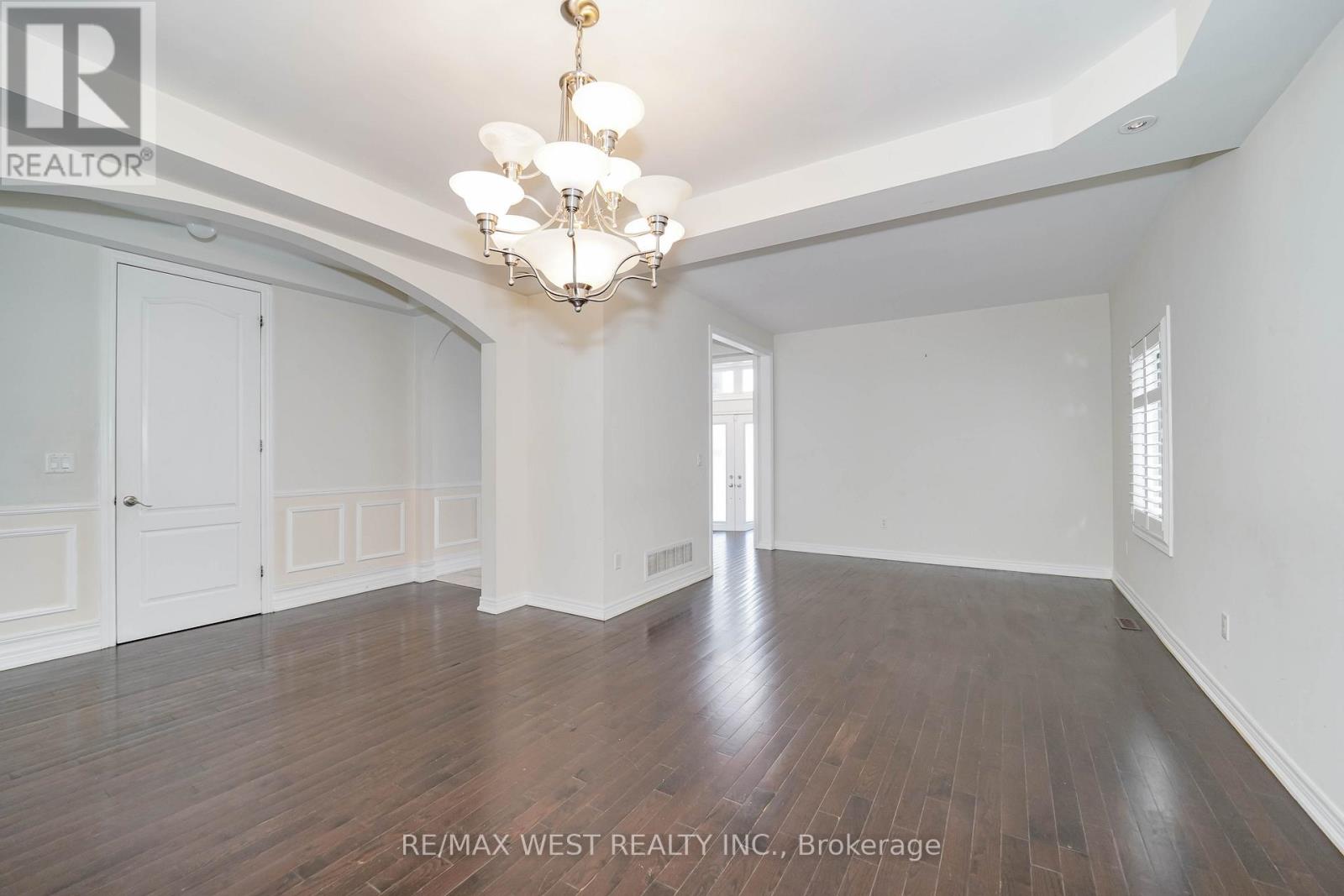 23 VESPAHILLS CRESCENT