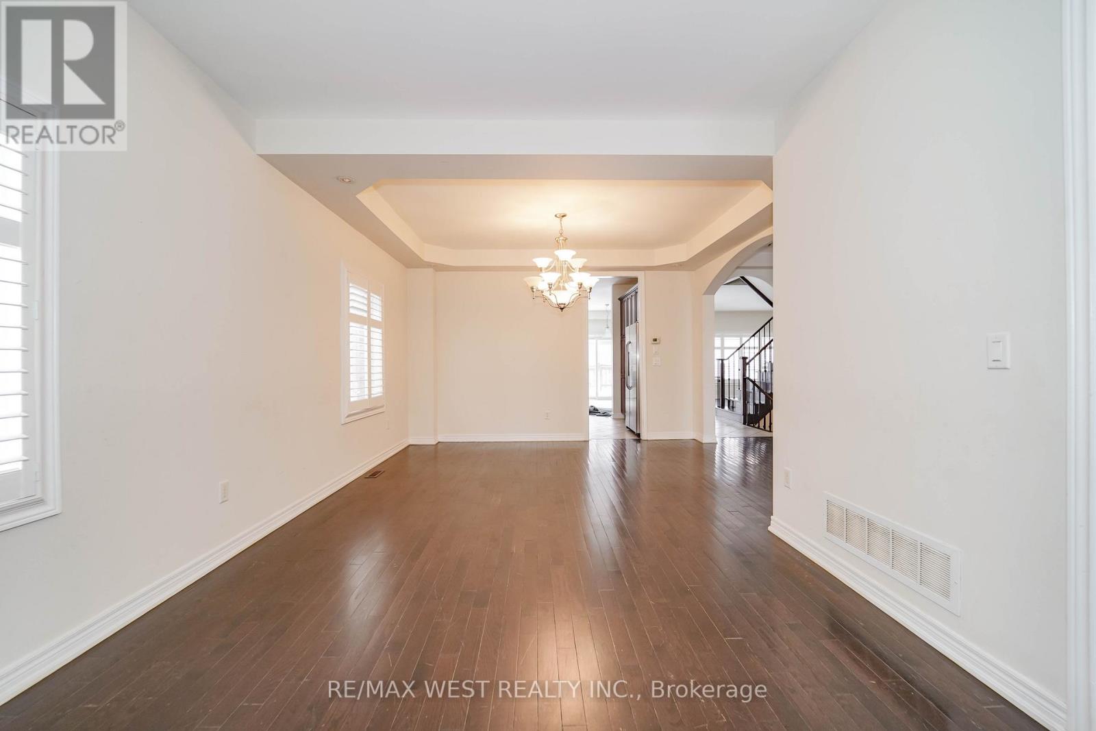 23 VESPAHILLS CRESCENT