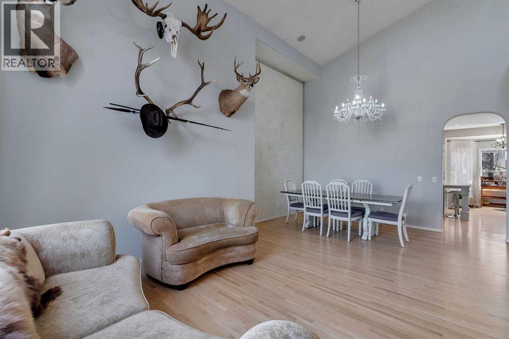 37 Mt Yamnuska Place SE