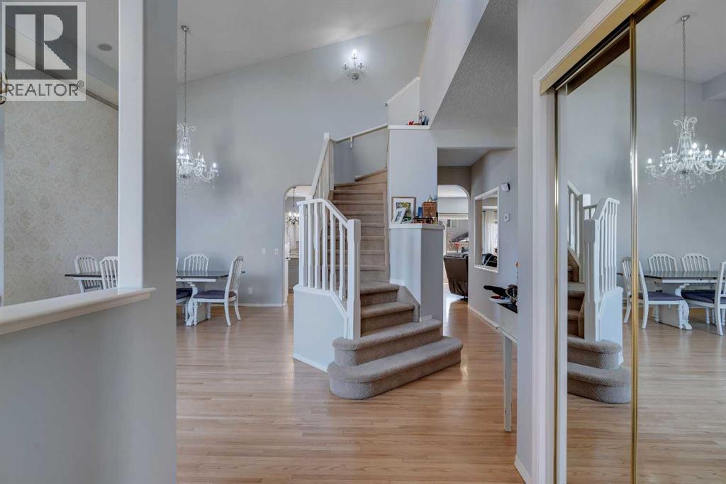 37 Mt Yamnuska Place SE