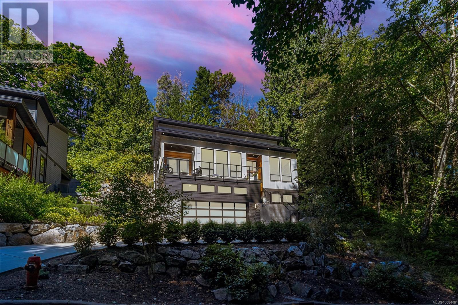 840 Haliburton Rd