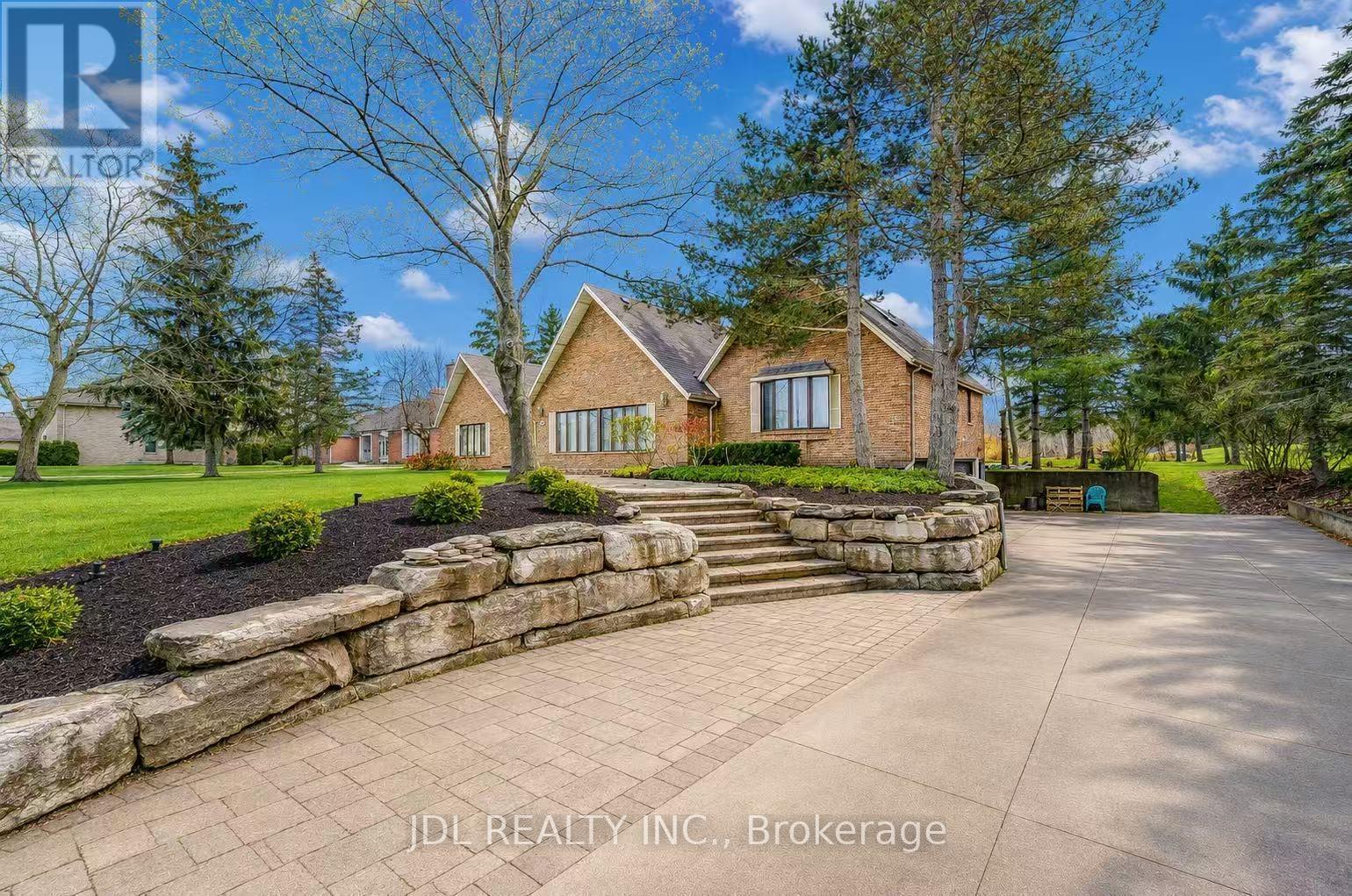 2033 NIAGARA RIVER PARKWAY