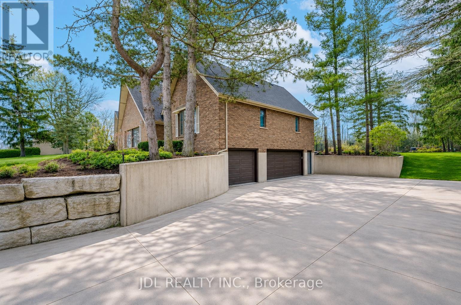 2033 NIAGARA RIVER PARKWAY