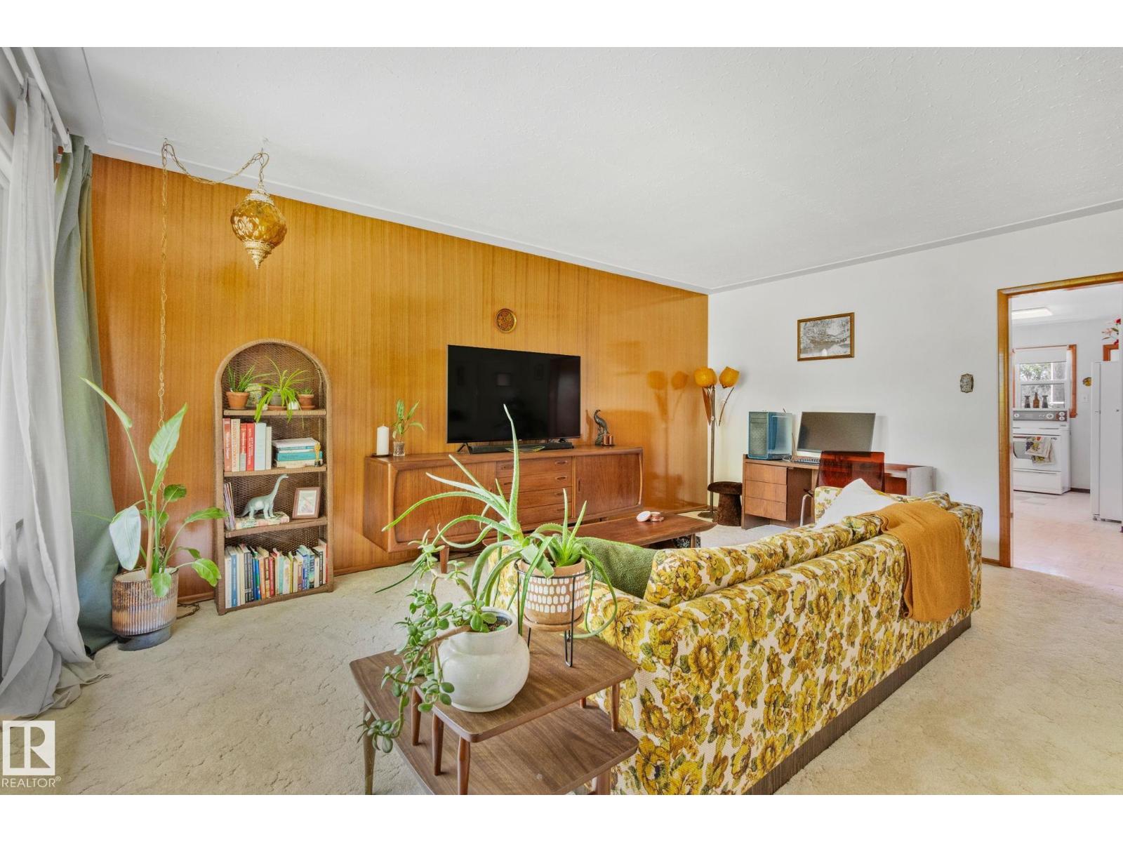 9334 91 ST NW