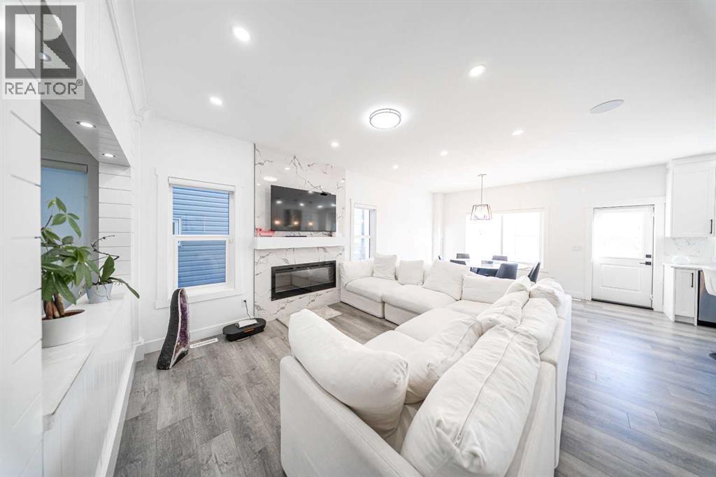 123 Saddlecrest Grove NE