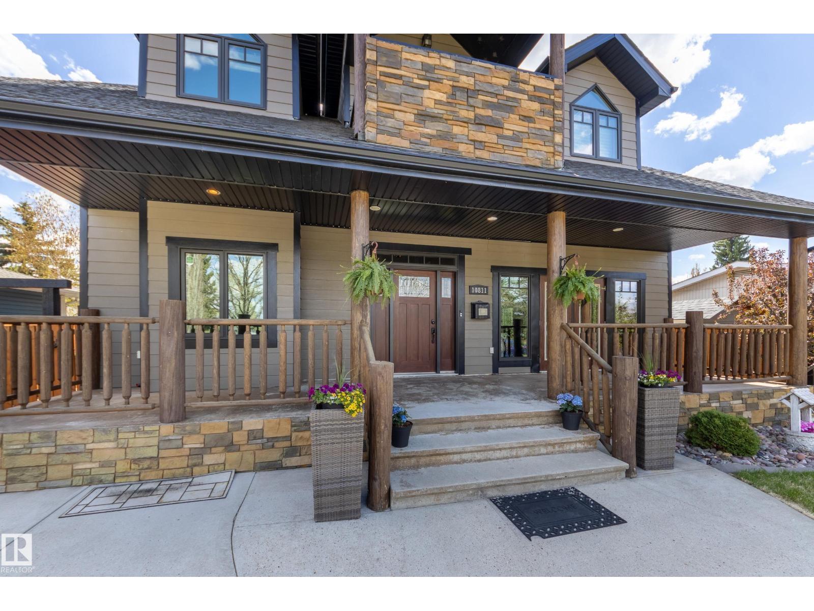 10811 67 ST NW
