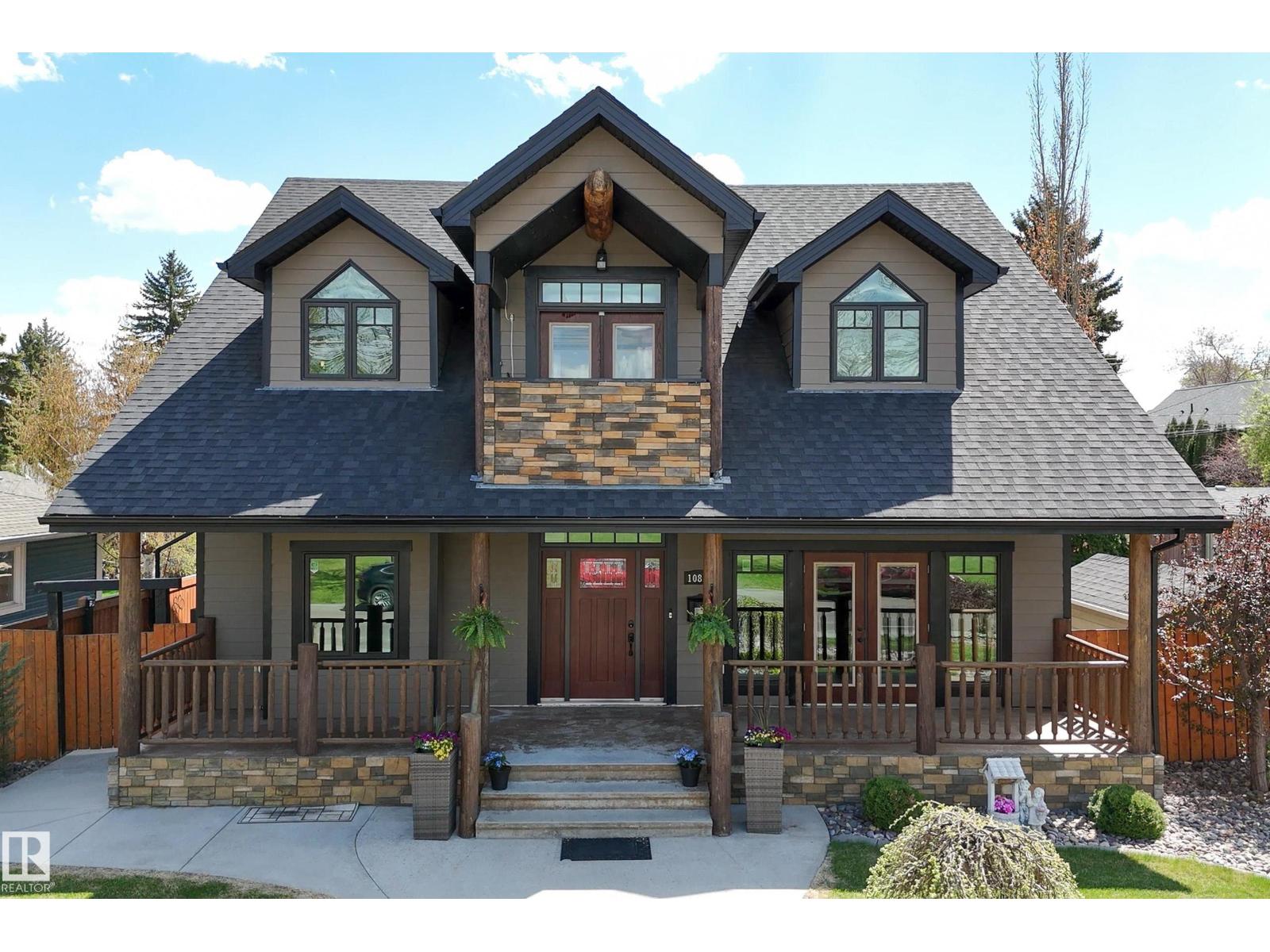 10811 67 ST NW