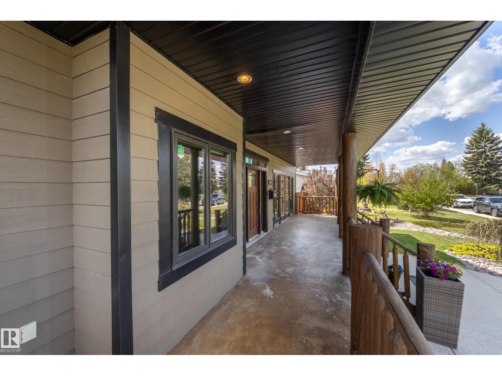 10811 67 ST NW