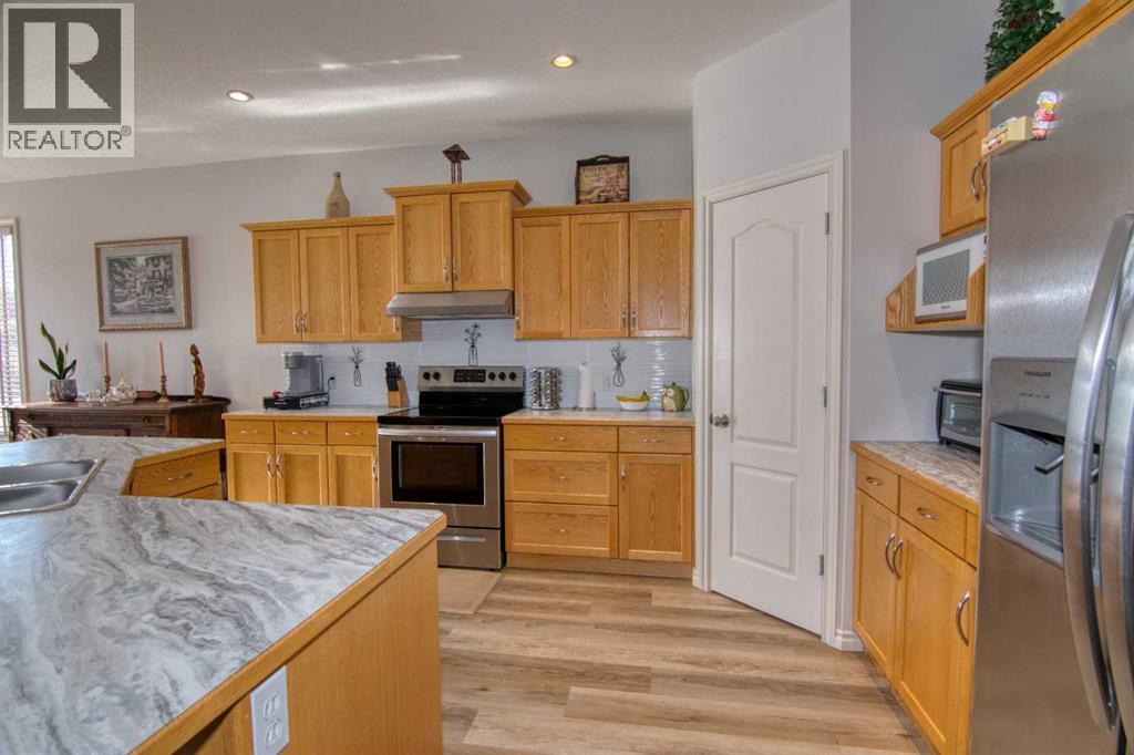 325 Canyon Boulevard W