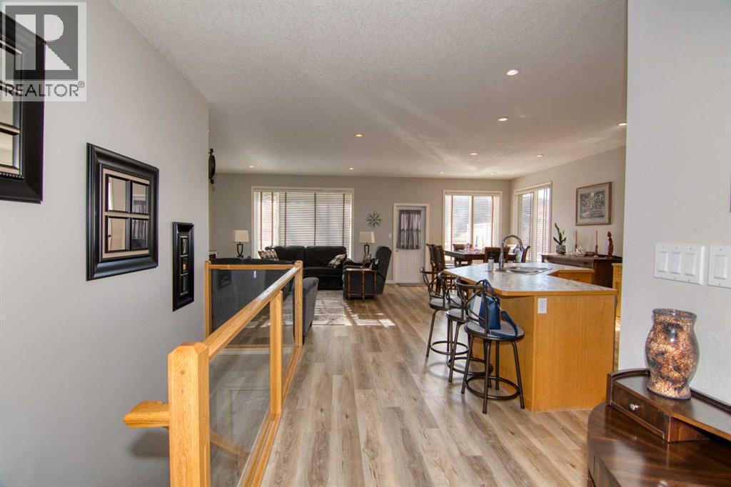 325 Canyon Boulevard W