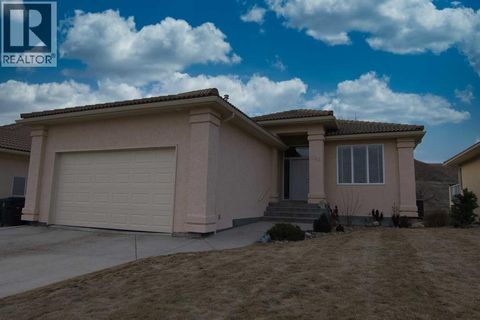 325 Canyon Boulevard W Lethbridge AB T1K6V2