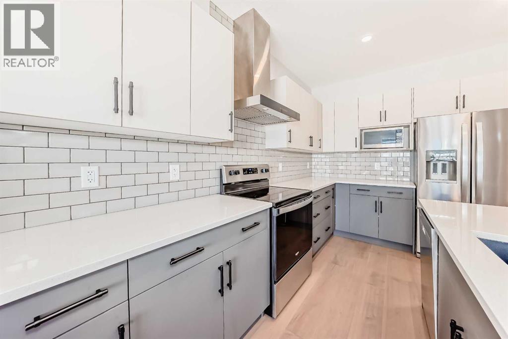 535 Tekarra Drive NW