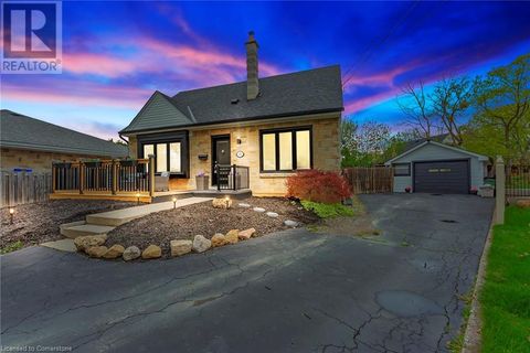 13 RATCLIFFE Court Hamilton ON L8K4P1