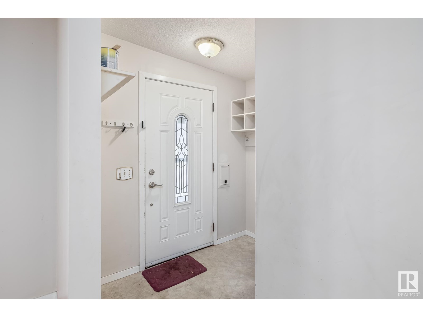 10419 39 AV NW