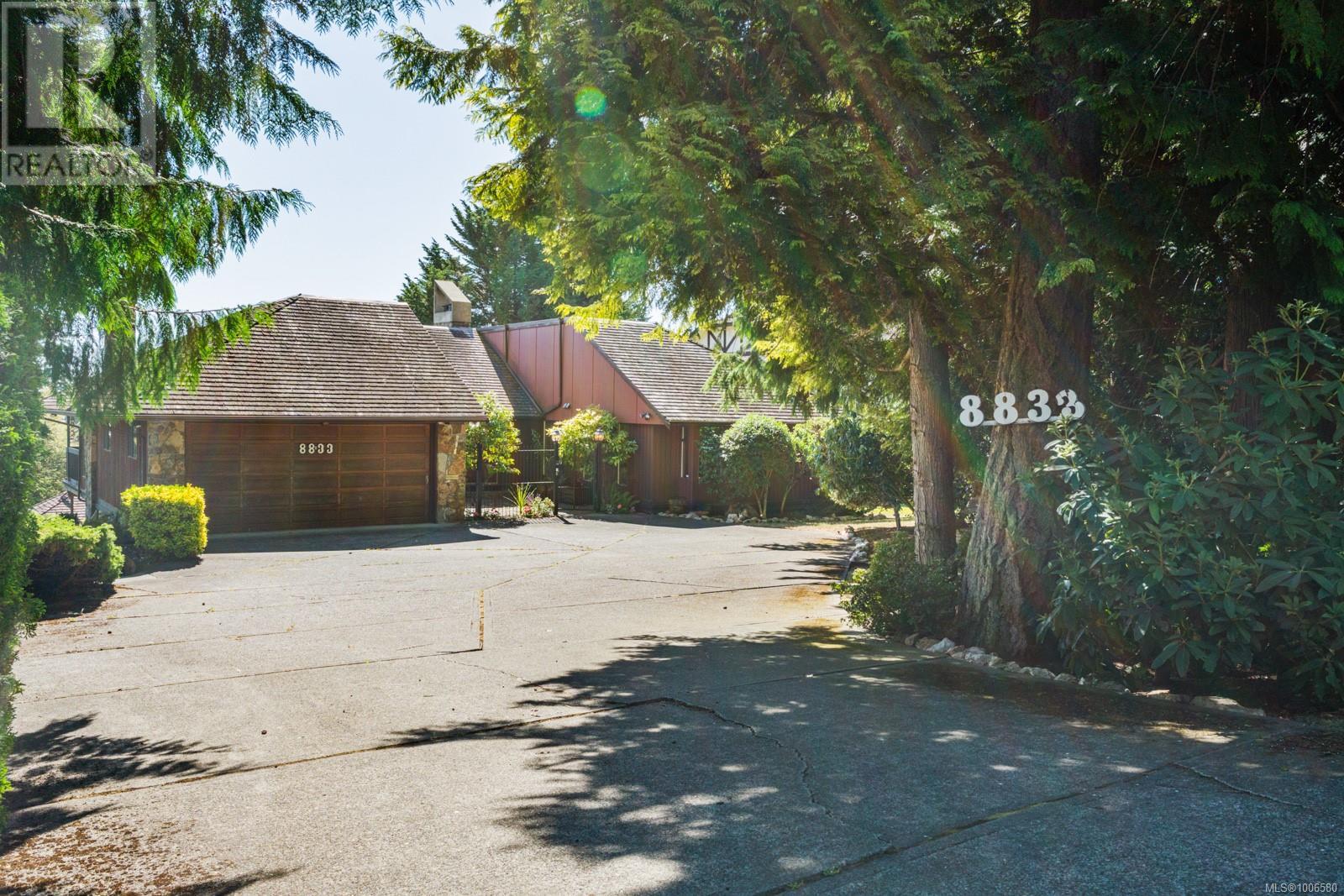 8833 Haro Park Terr