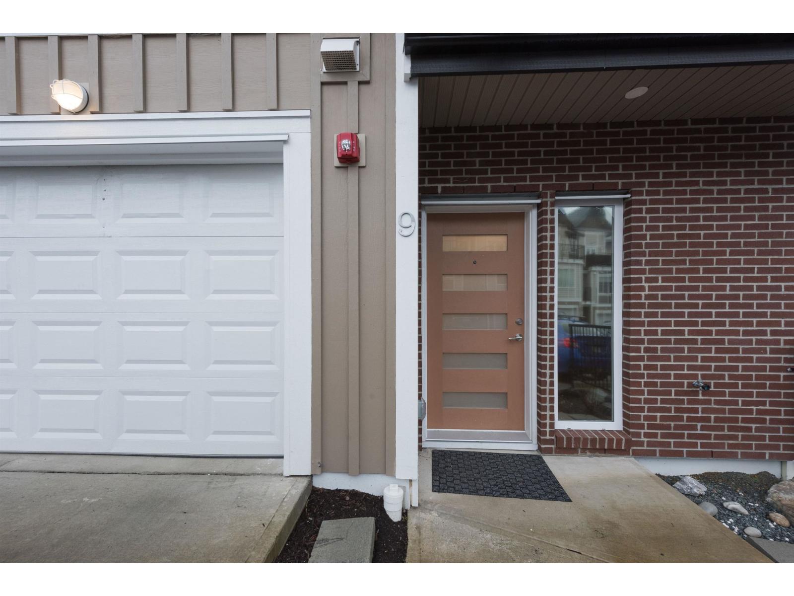 9 1928 WOODSIDE BOULEVARD|Mt Woodside