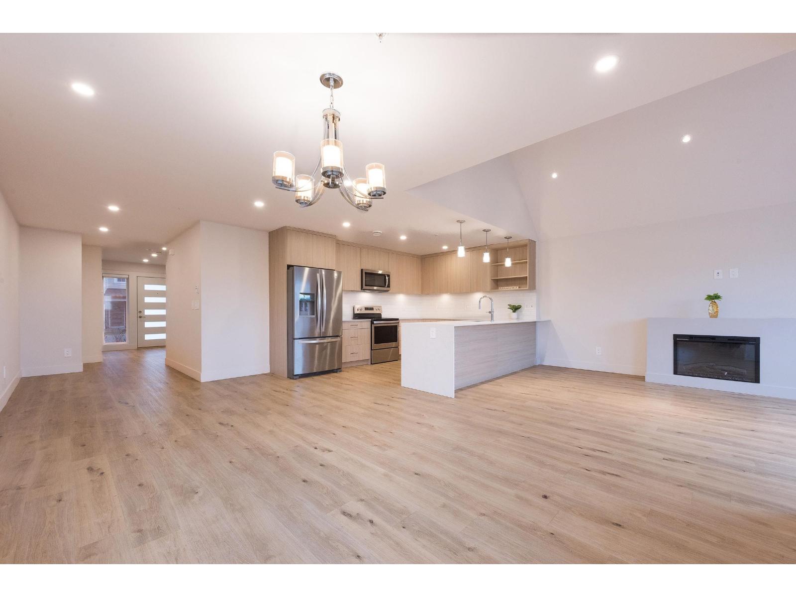 9 1928 WOODSIDE BOULEVARD|Mt Woodside