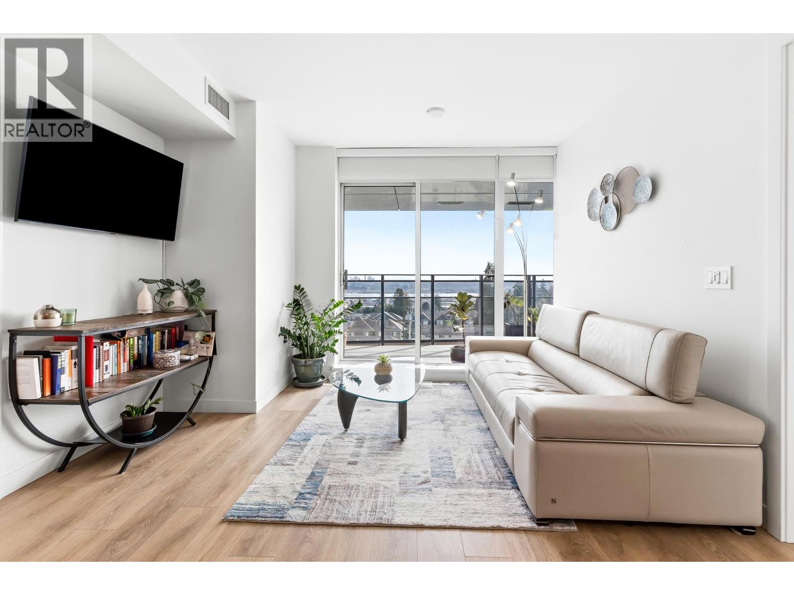 309 1045 AUSTIN AVENUE