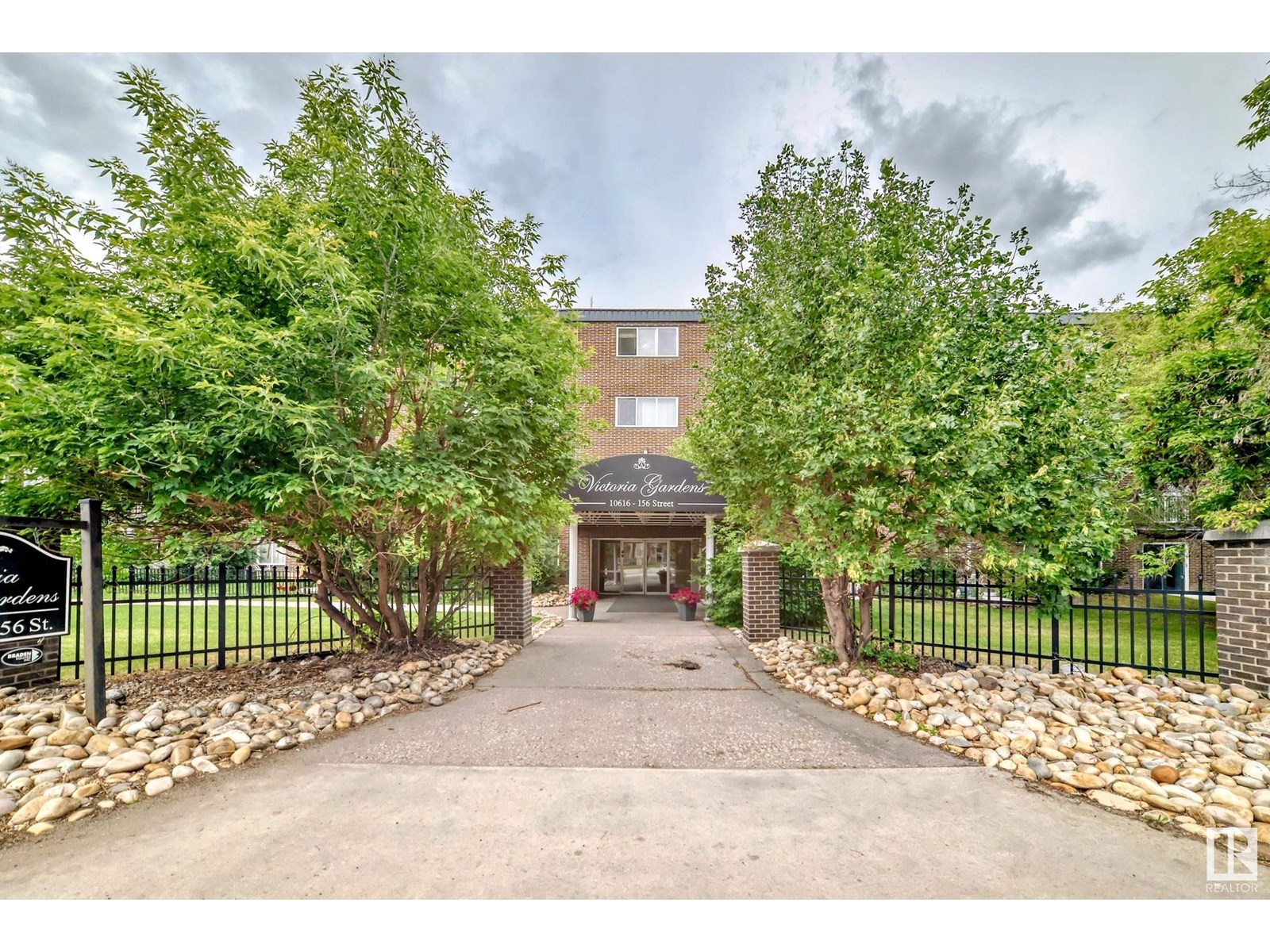 #421 10616 156 ST NW