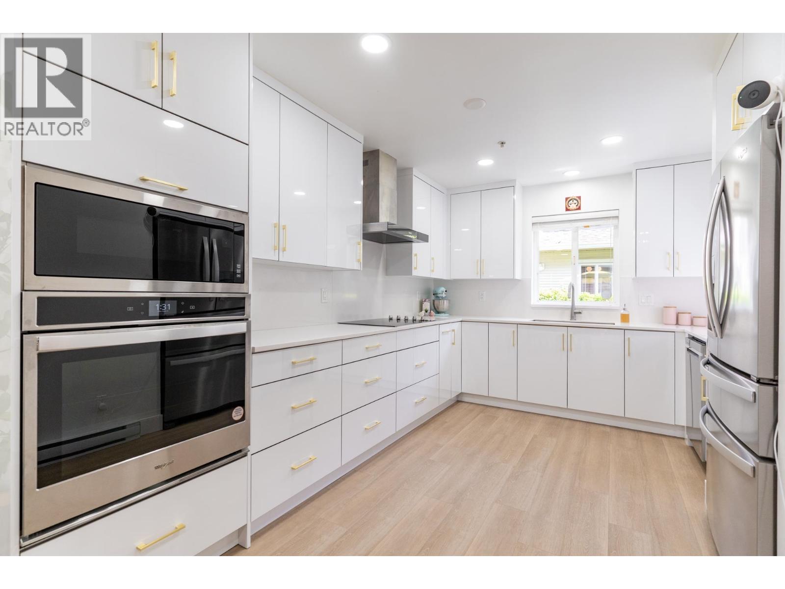 2 1233 W 16TH STREET