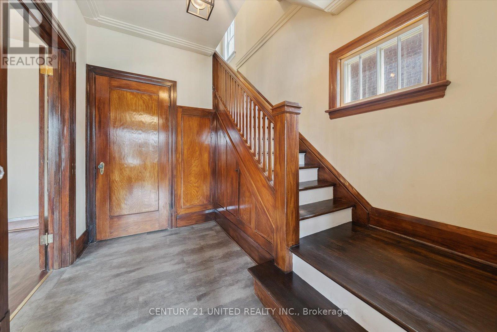 486 GEORGE STREET S