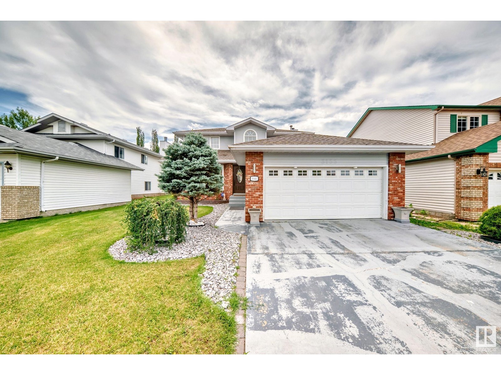 3155 36 AV NW
