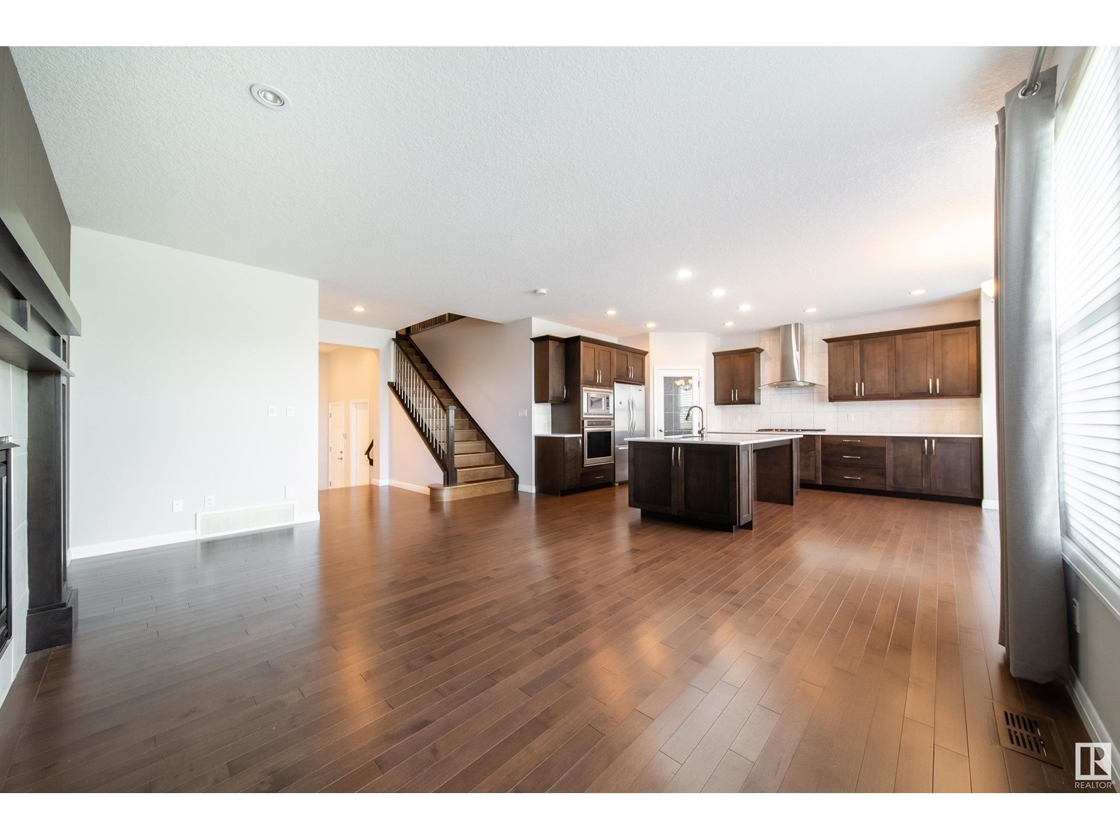 1206 Secord LD NW