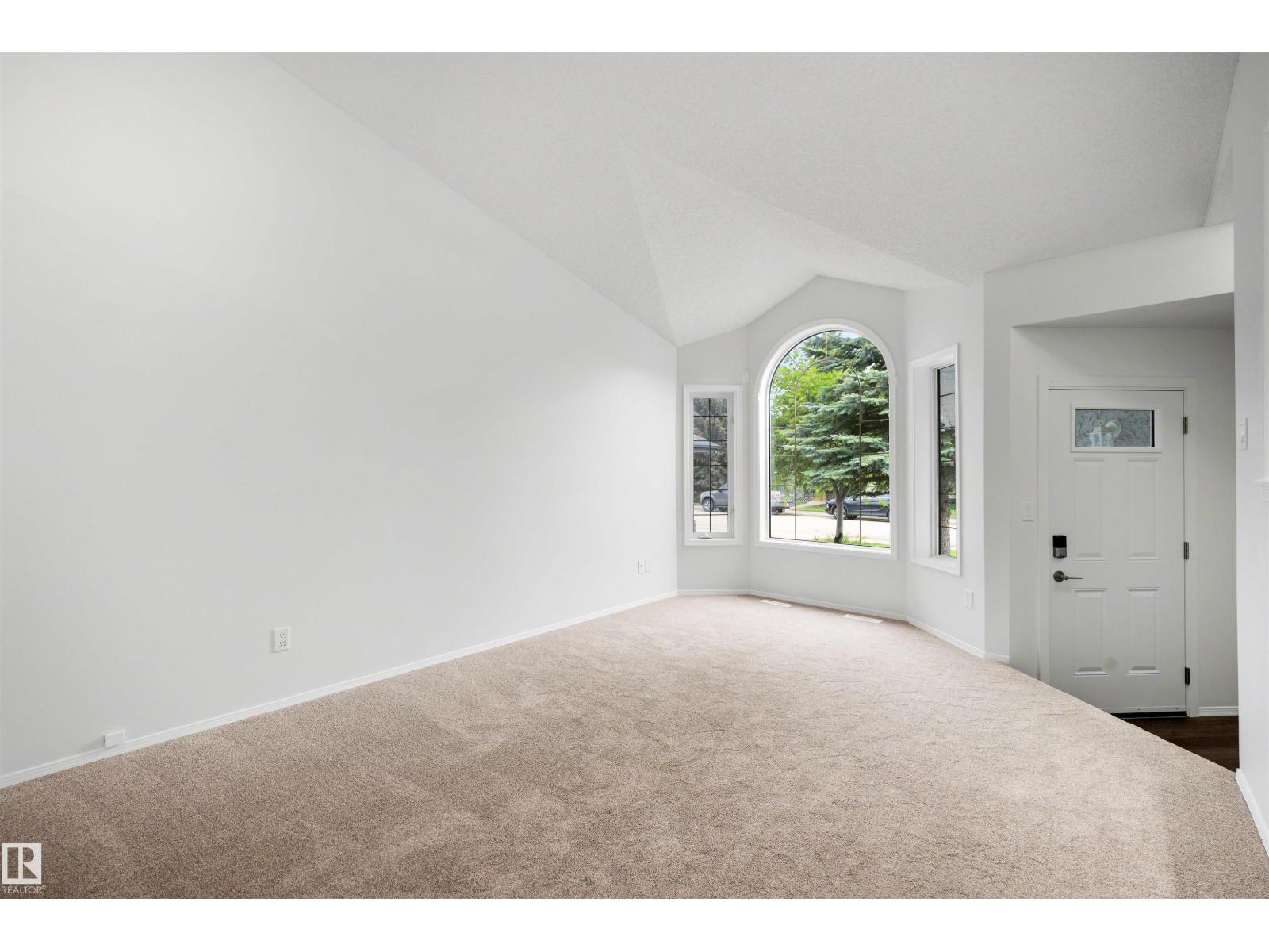 11815 8 AV NW