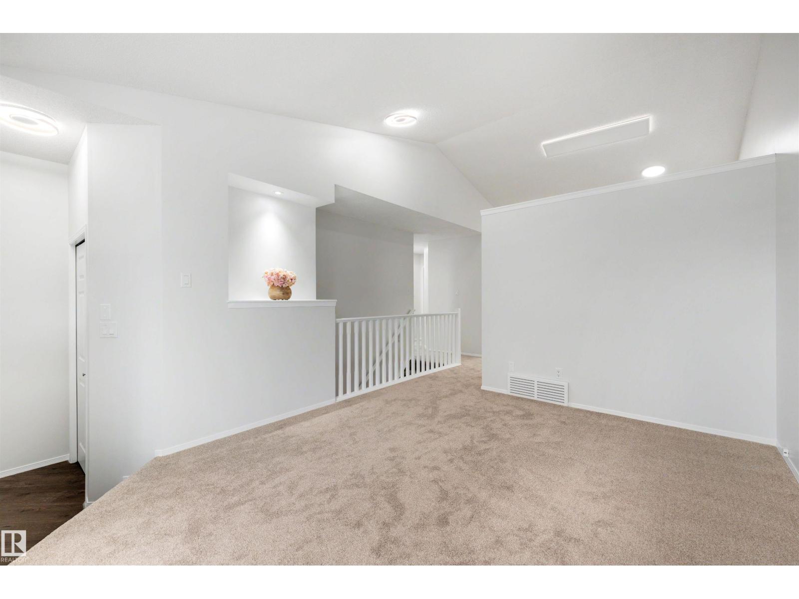 11815 8 AV NW