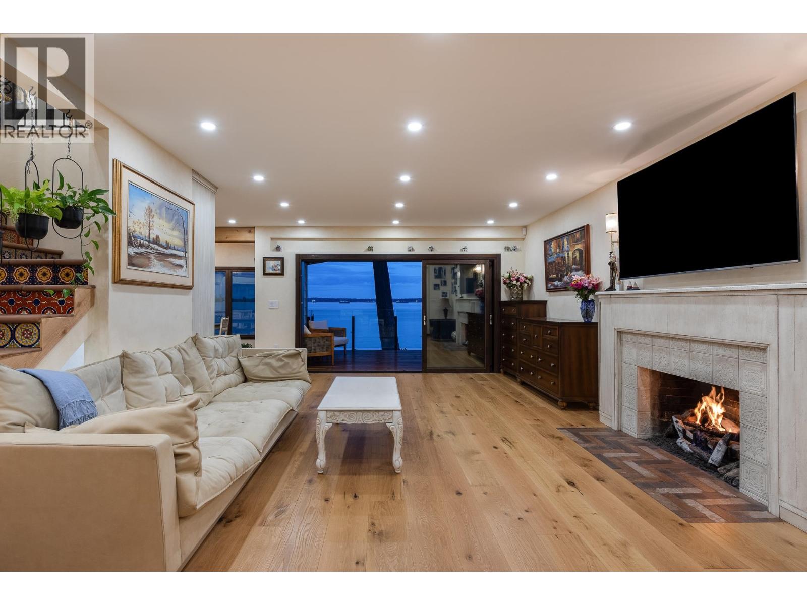 3298 RADCLIFFE AVENUE