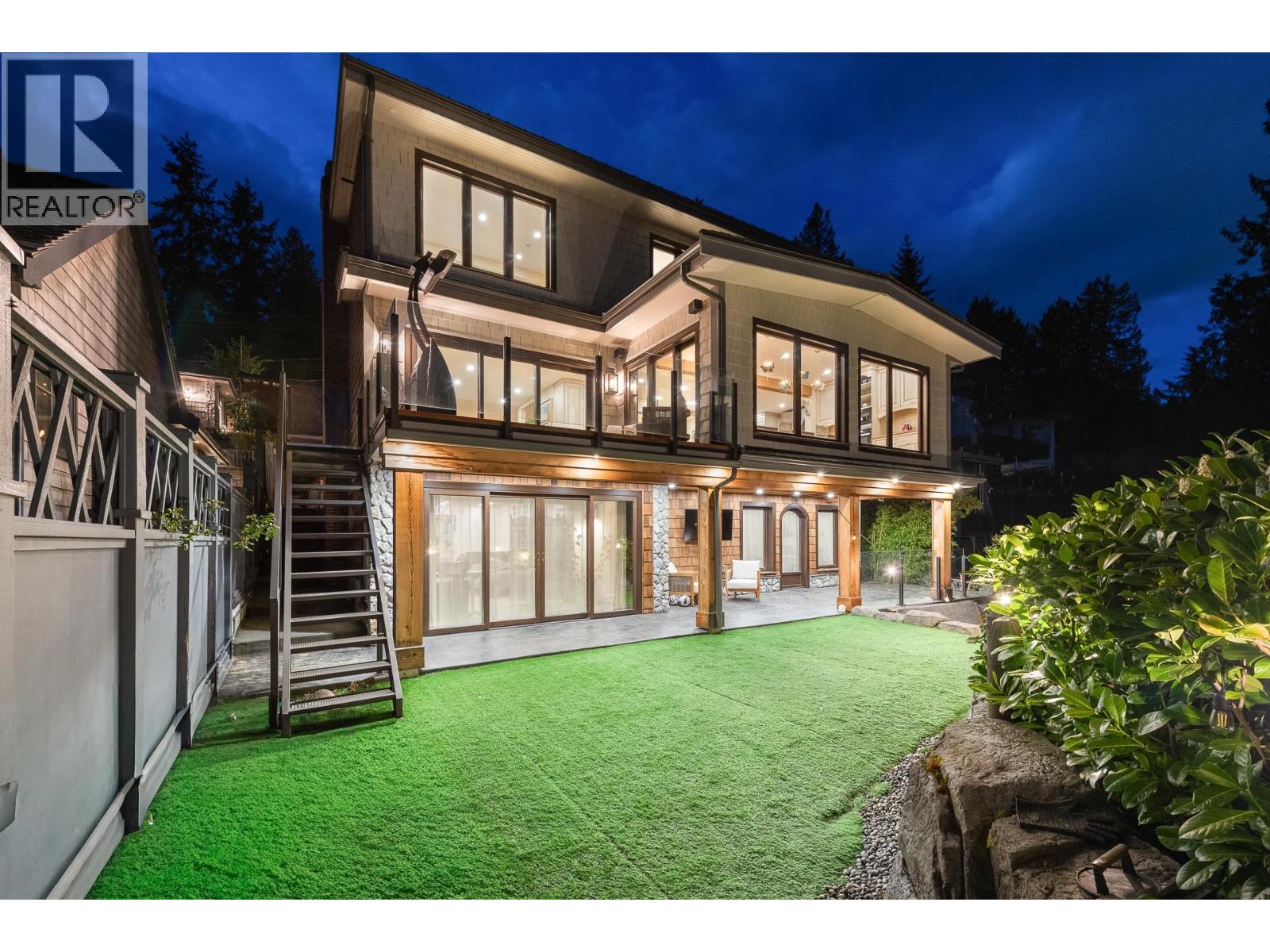 3298 RADCLIFFE AVENUE